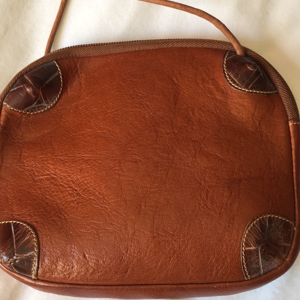 Vintage FURLA Crossbody!